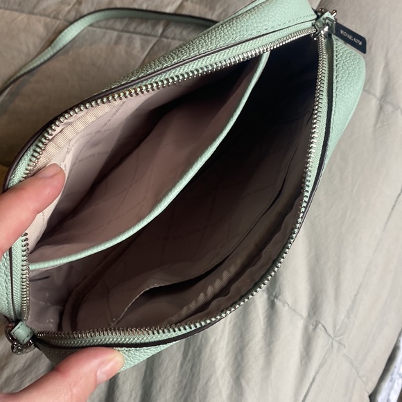 Michael Kors crossbody bag - Picture 8 of 11